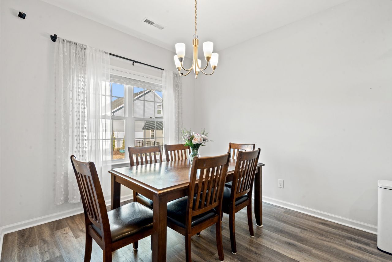 380 Rose Ave.  Photo 27