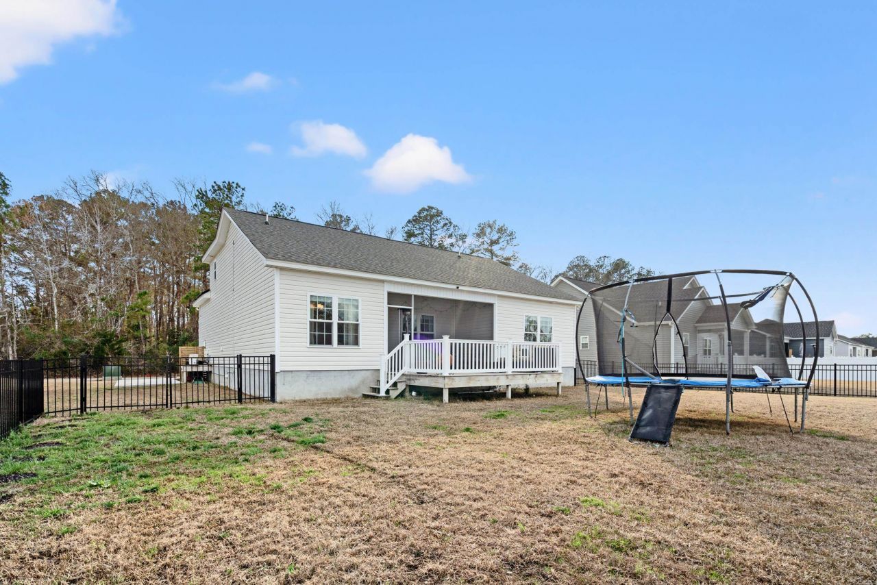 380 Rose Ave. Photo 31