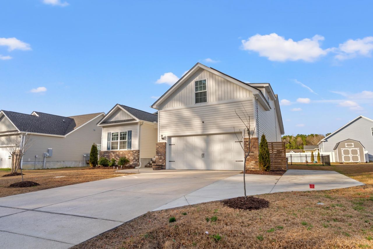 380 Rose Ave.  Photo 35