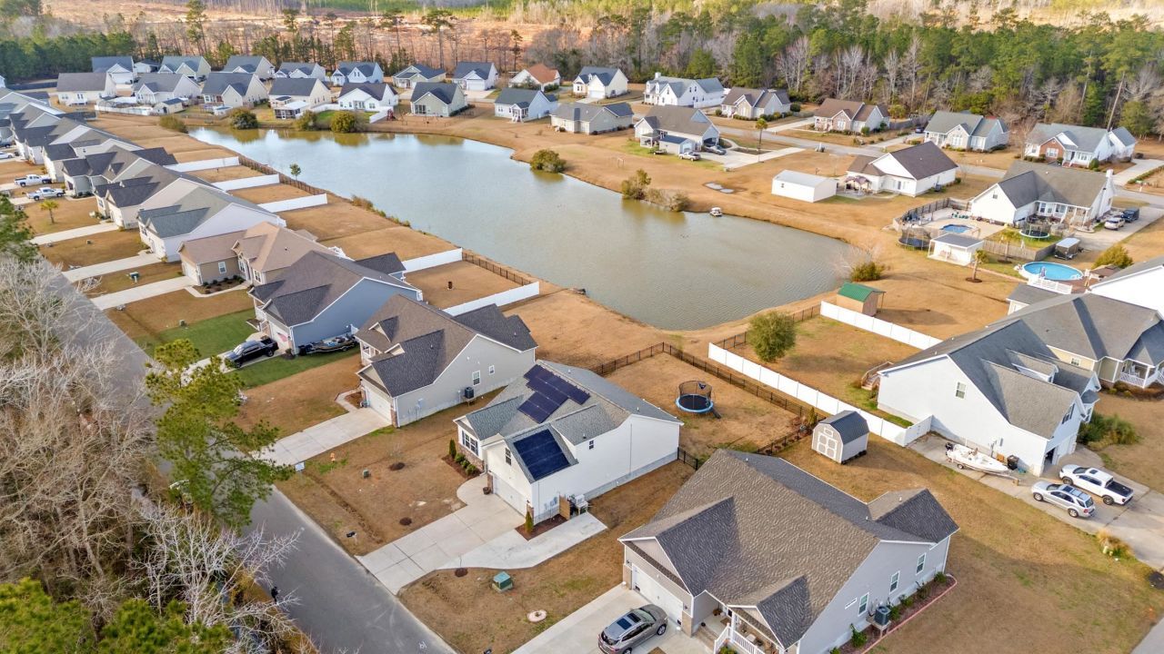 380 Rose Ave.  Photo 4