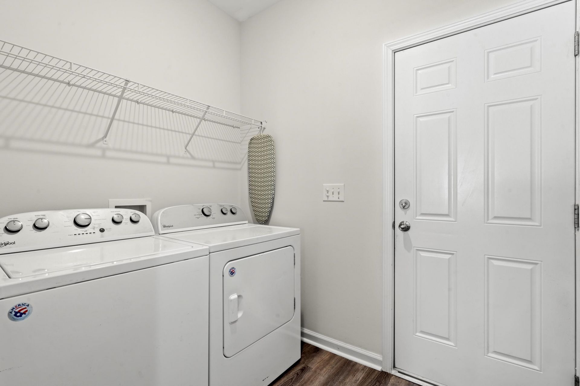 380 Rose Ave. Photo 8