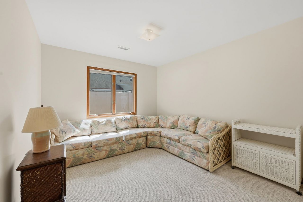 879 Kittiwake Ln. Photo 10