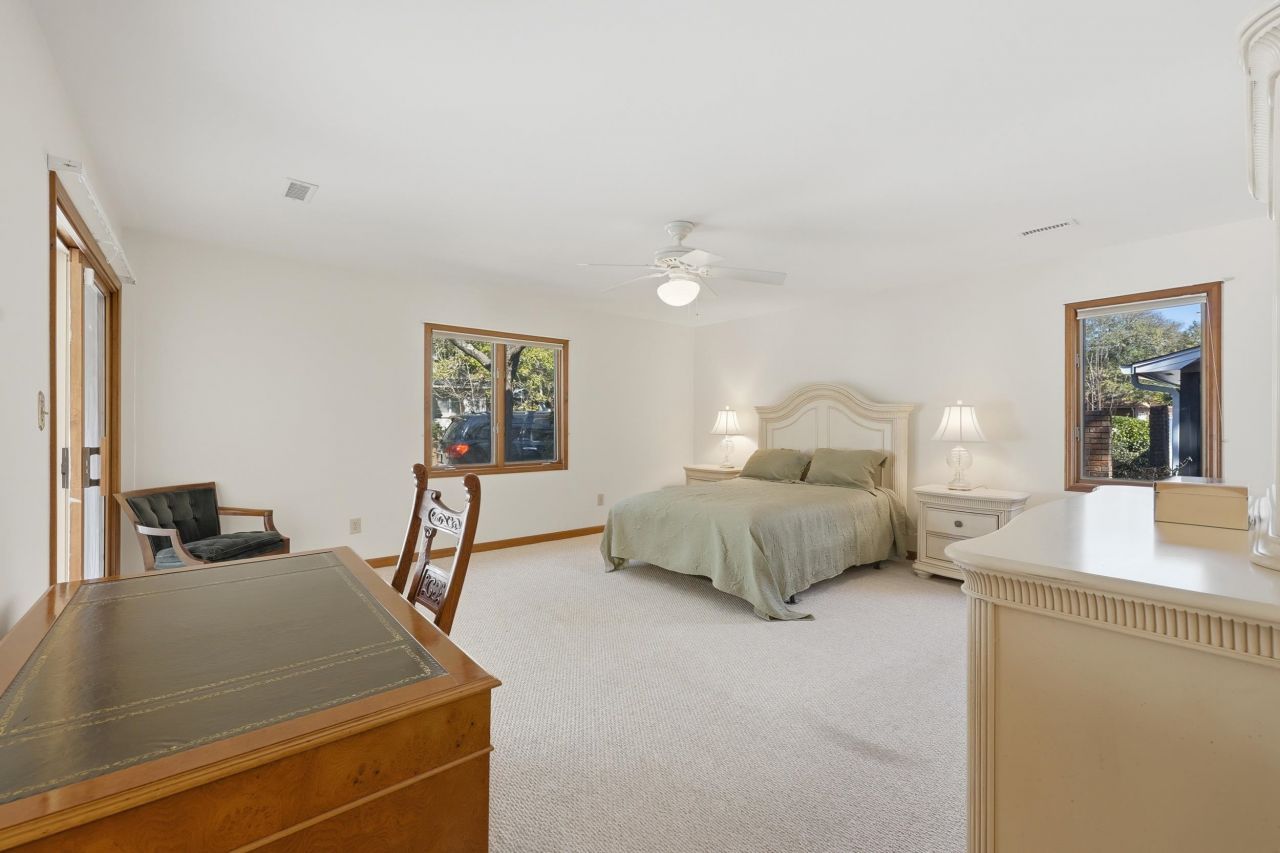 879 Kittiwake Ln. Photo 13