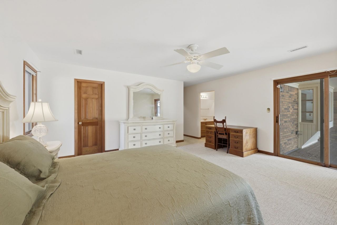 879 Kittiwake Ln. Photo 14