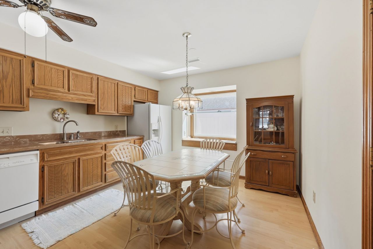 879 Kittiwake Ln. Photo 8