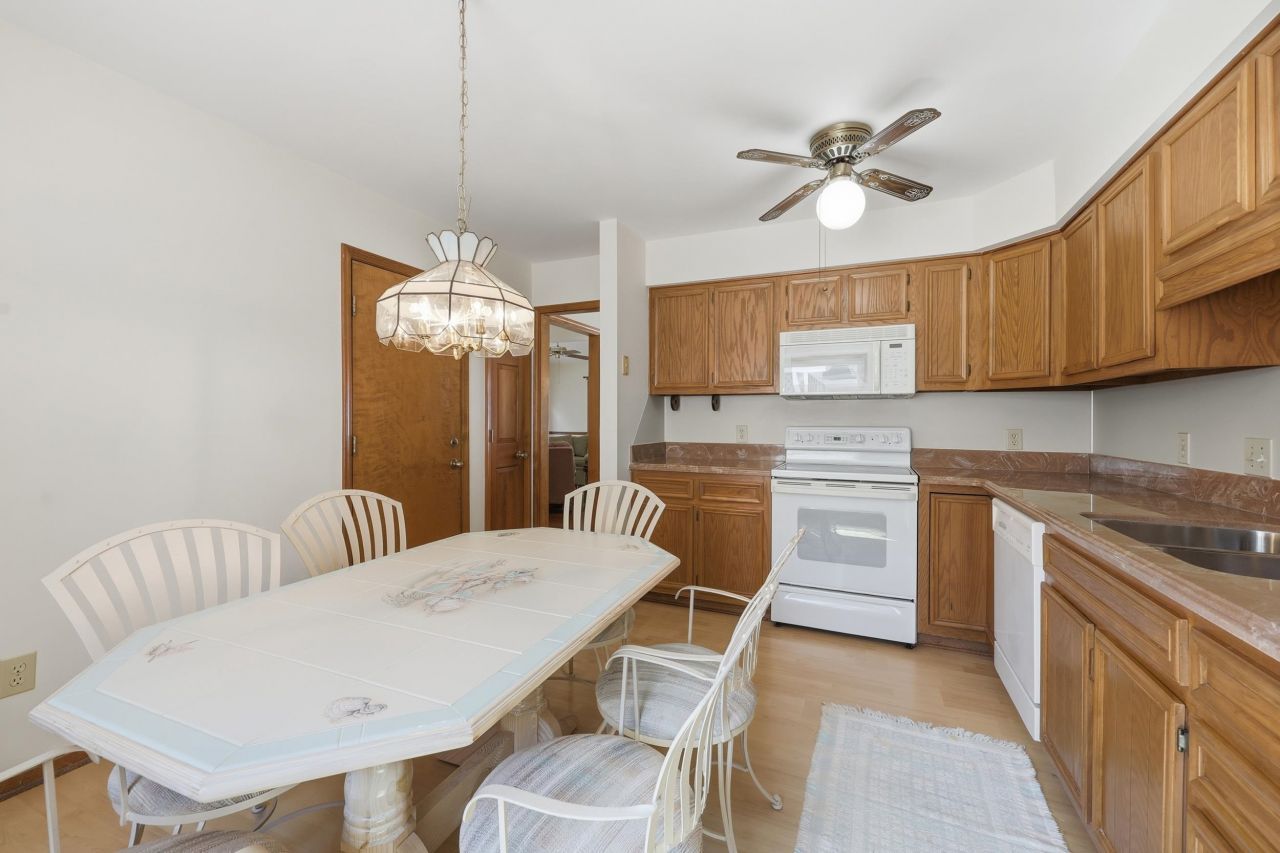 879 Kittiwake Ln. Photo 9