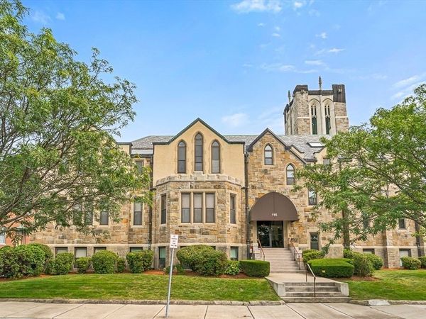 115 Washington Street, Unit 2A, Winchester, MA 01890