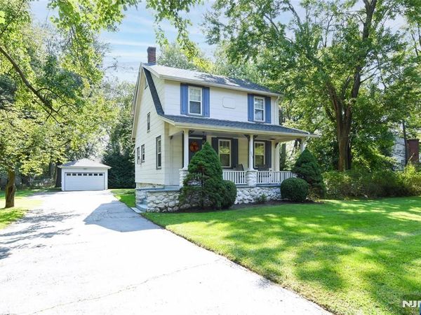 373 W Crescent Avenue, ALLENDALE, NJ 07401