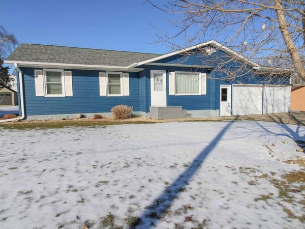 105 5th Street NE, Melrose, MN 56352
