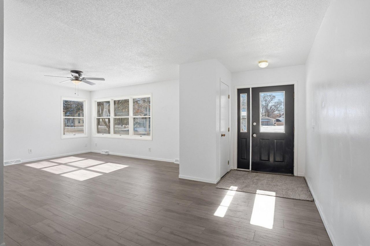 16 14th Street Nw, Faribault, MN 55021 Main Photo