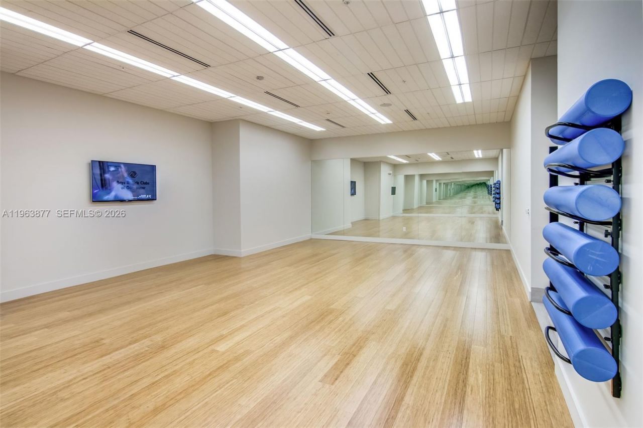 999 SW 1st Ave, Unit 2303, Miami, FL 33130 Photo