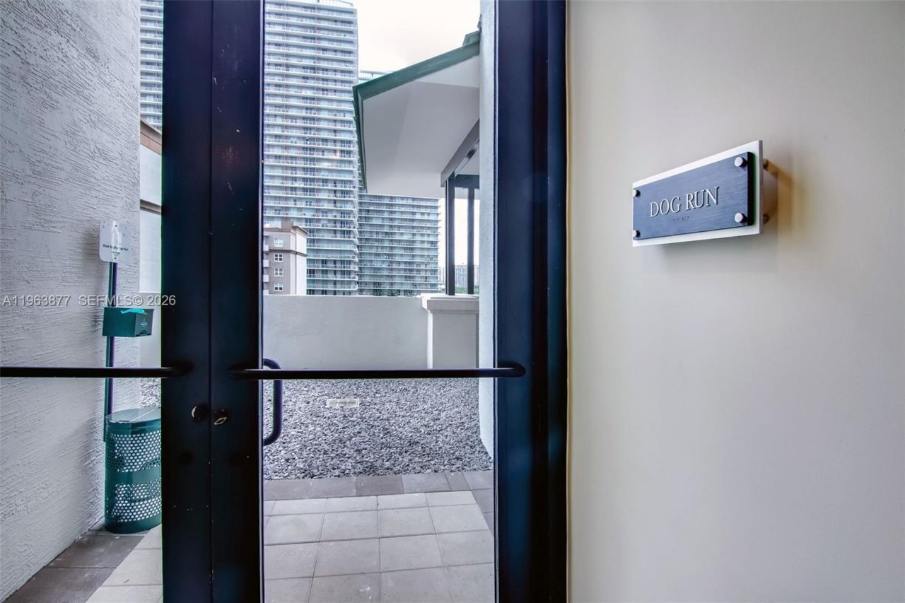 999 SW 1st Ave , Unit 2303, Miami, FL 33130 Photo