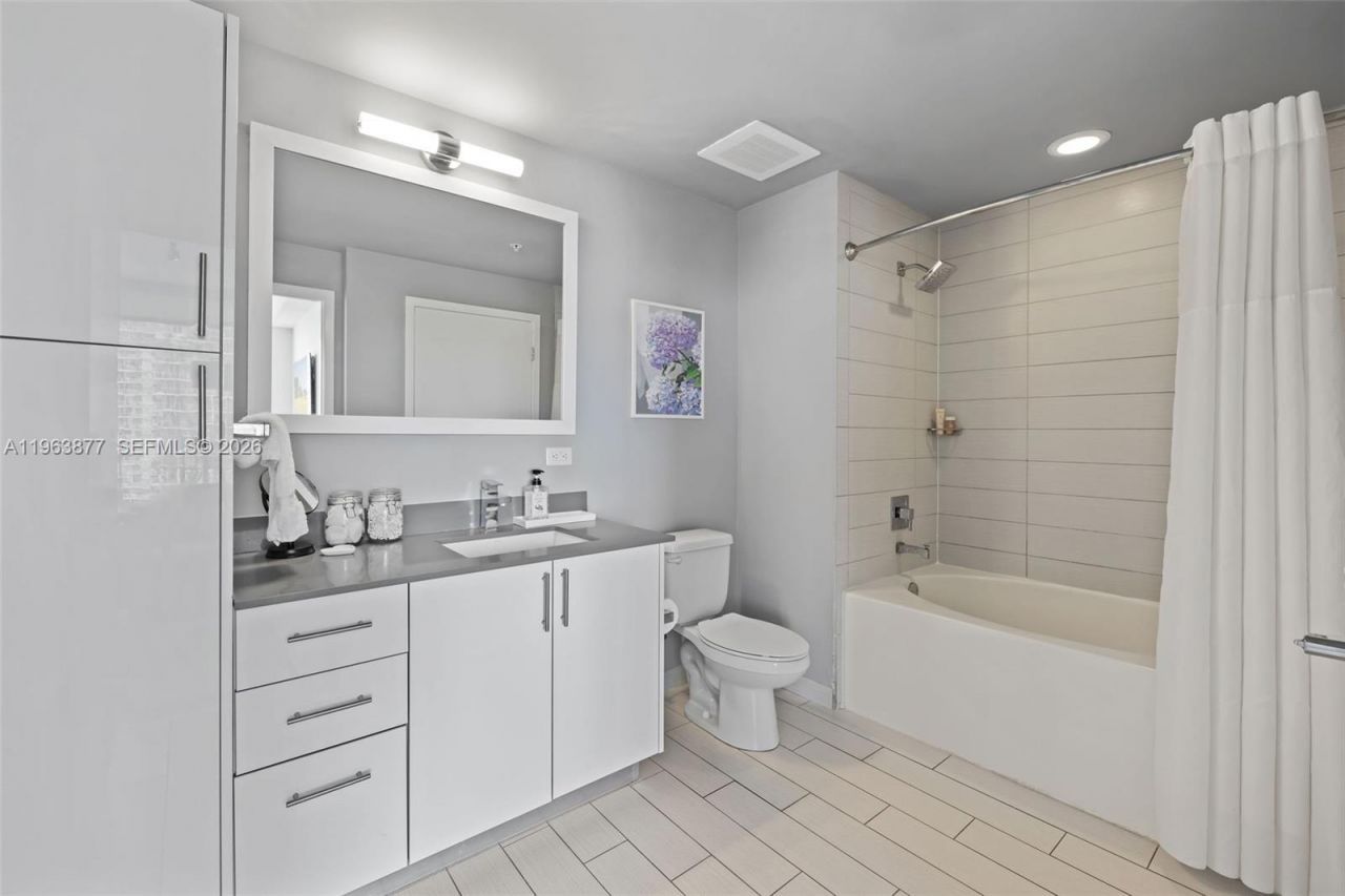 999 SW 1st Ave, Unit 2303, Miami, FL 33130 Photo
