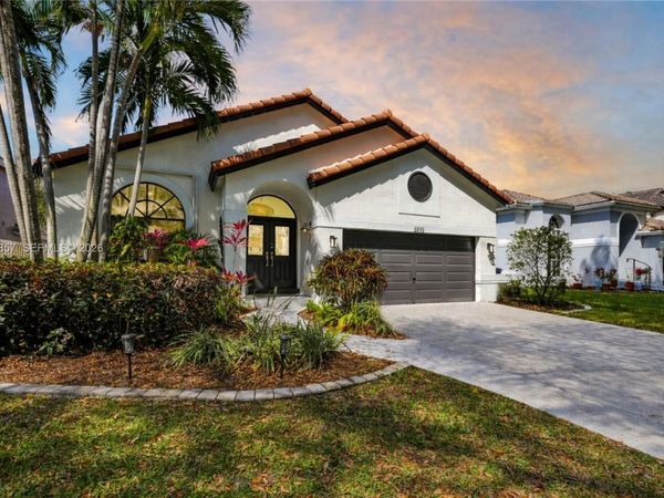 2772 Sucre Ave, Cooper City, FL 33026