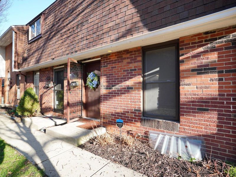 1883 Willoway Circle N, Columbus, OH 43220 Photo 10