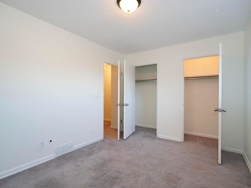 1883 Willoway Circle N, Columbus, OH 43220 Photo 5