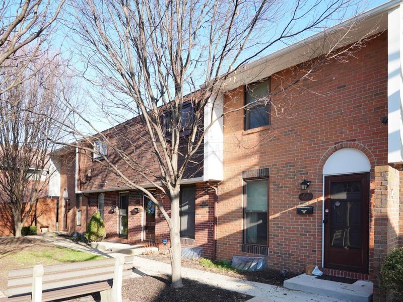 1883 Willoway Circle N, Columbus, OH 43220 Photo 9