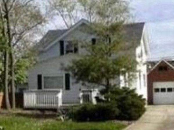 19450 McCracken Road, Maple Heights, OH 44137