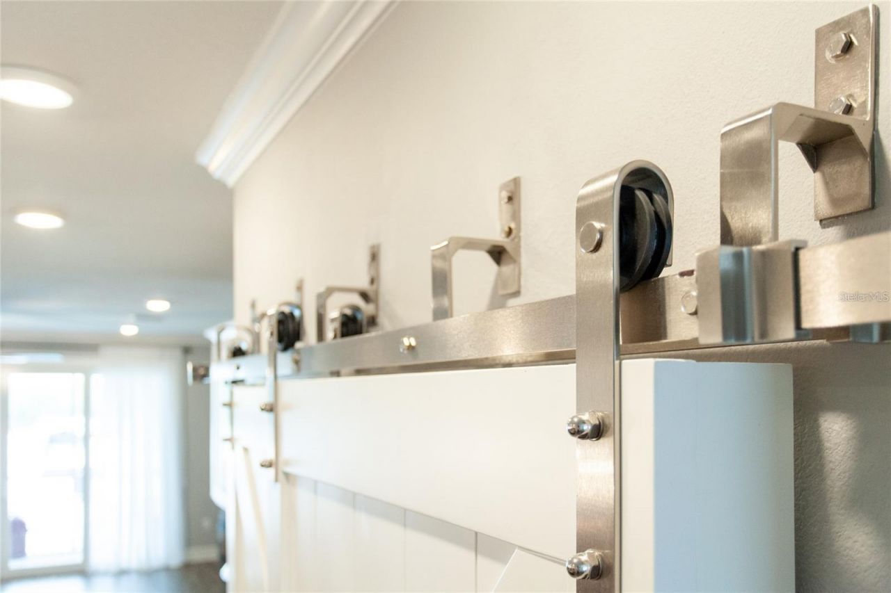 1273 Savona Drive Ne, Saint Petersburg, FL 33702 Photo