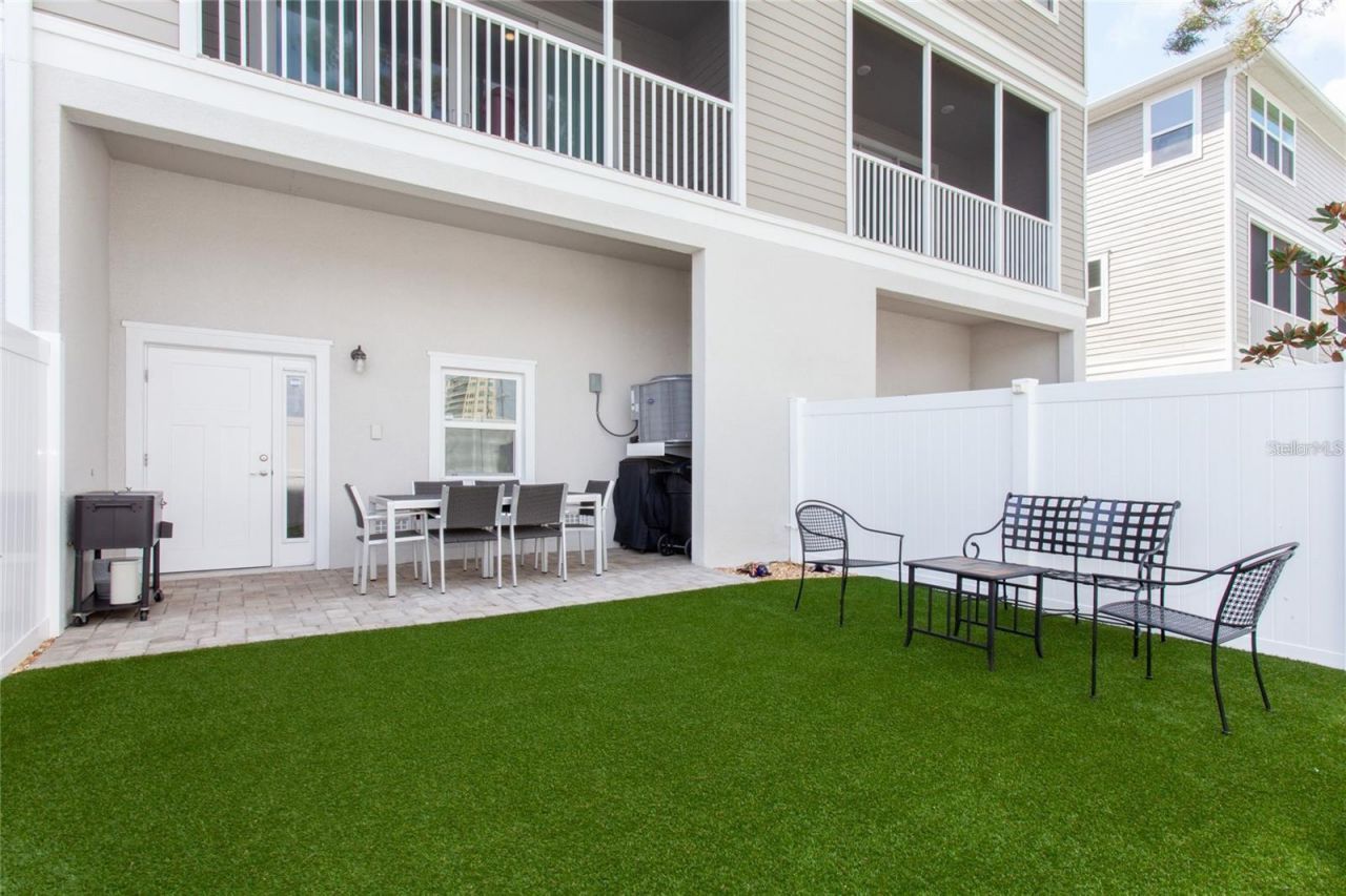 1273 Savona Drive Ne, Saint Petersburg, FL 33702 Photo