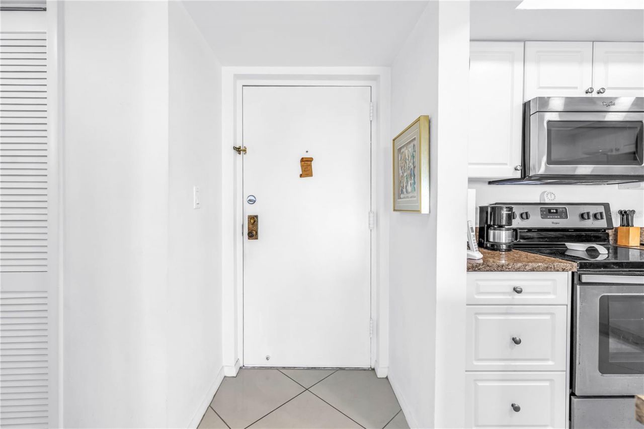 4900 Brittany Drive S, Unit 1209, Saint Petersburg, FL 33715 Photo