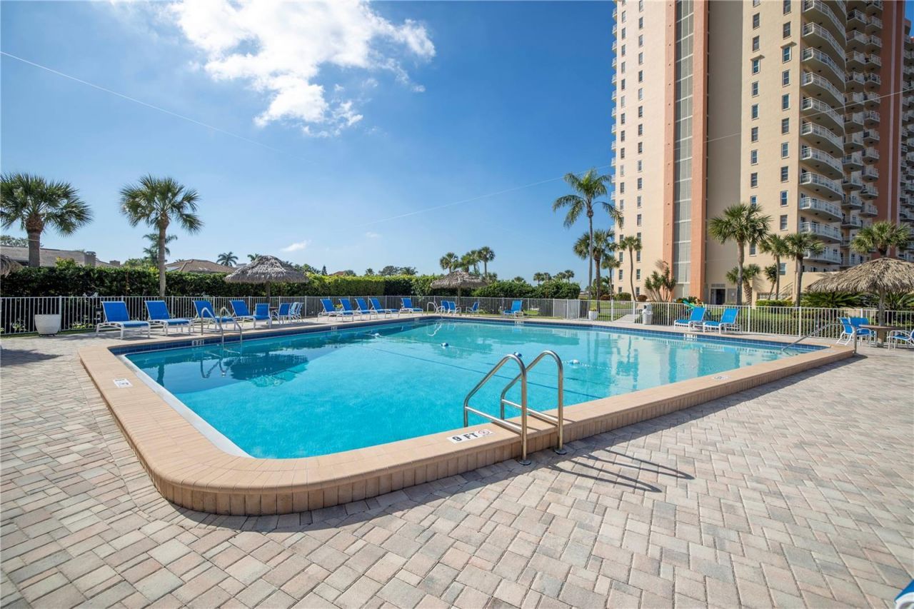 4900 Brittany Drive S, Unit 1209, Saint Petersburg, FL 33715 Photo