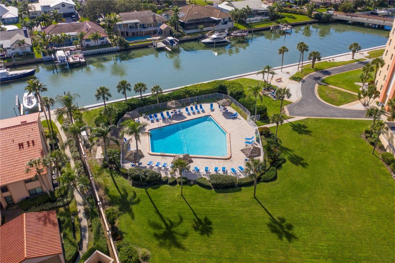 4900 Brittany Drive S, Unit 1209, Saint Petersburg, FL 33715 Photo