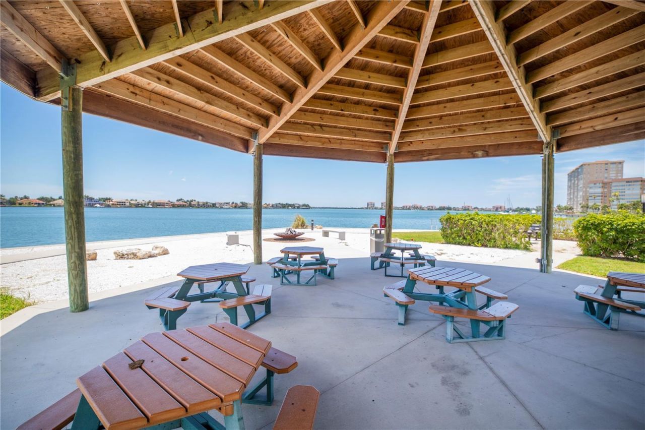 4900 Brittany Drive S, Unit 1209, Saint Petersburg, FL 33715 Photo