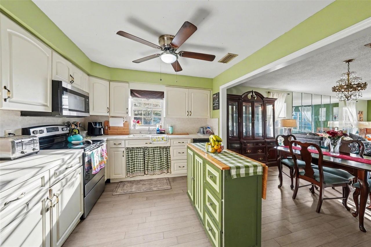 701 Poinsettia Road, Unit 240, Belleair, FL 33756 Photo