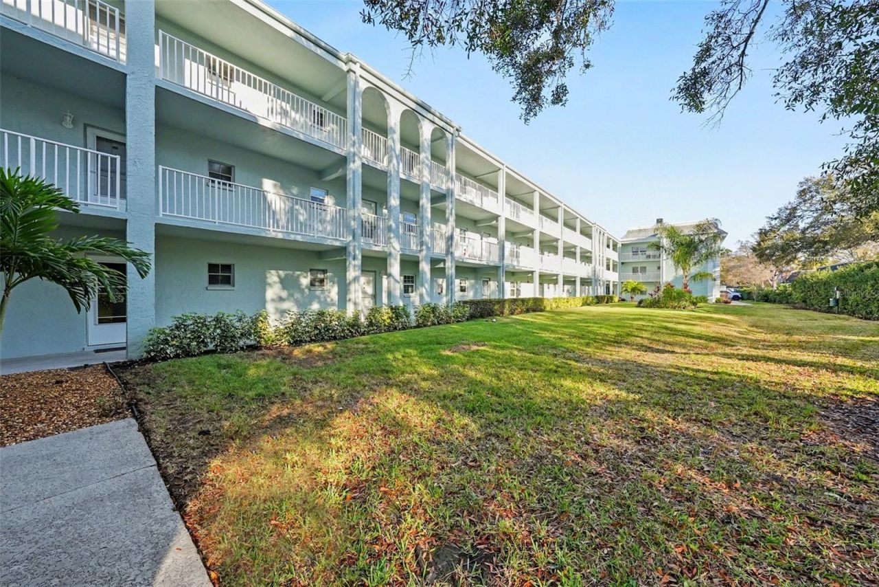 701 Poinsettia Road, Unit 240, Belleair, FL 33756 Photo