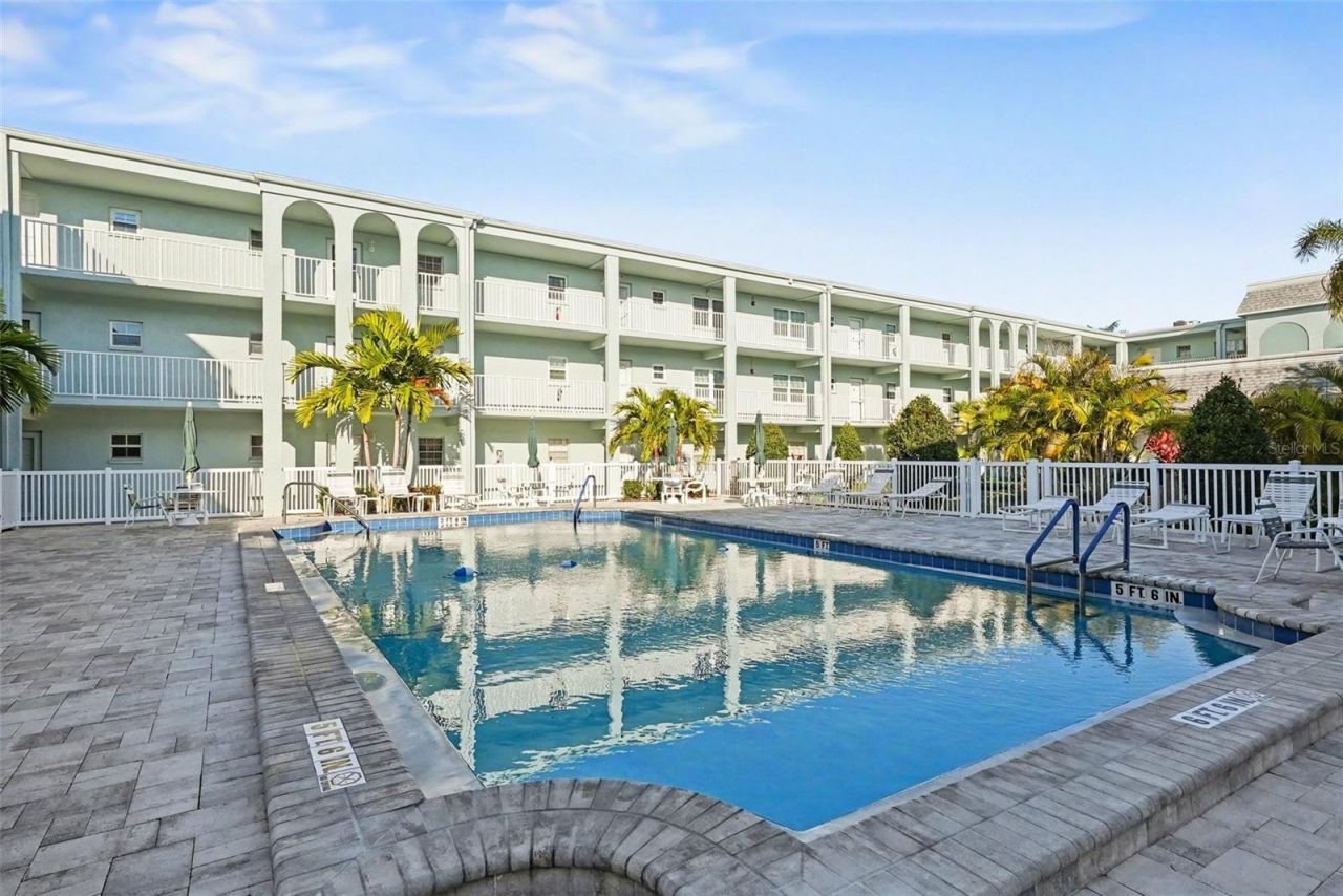 701 Poinsettia Road, Unit 240, Belleair, FL 33756 Photo