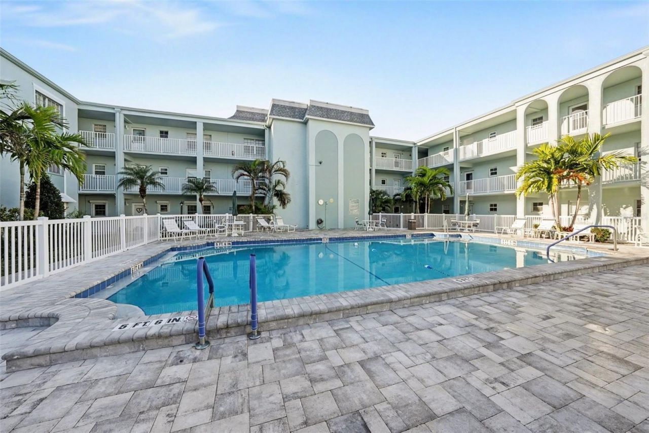 701 Poinsettia Road, Unit 240, Belleair, FL 33756 Photo