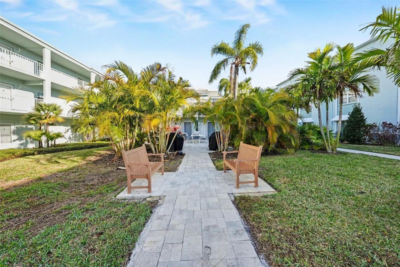 701 Poinsettia Road, Unit 240, Belleair, FL 33756 Photo