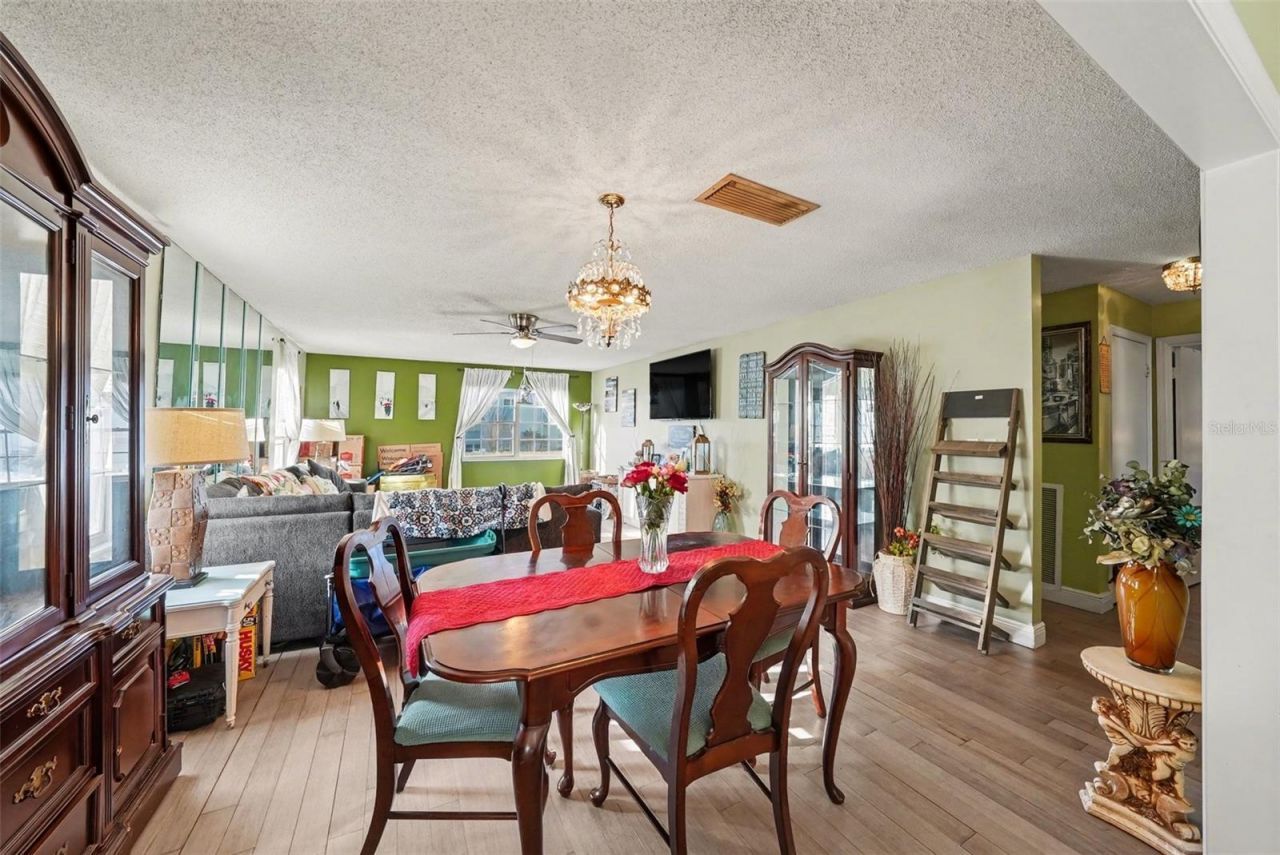 701 Poinsettia Road, Unit 240, Belleair, FL 33756 Photo