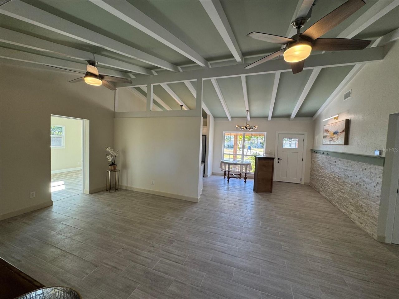 1500 Carson Circle Ne, Saint Petersburg, FL 33703 Photo