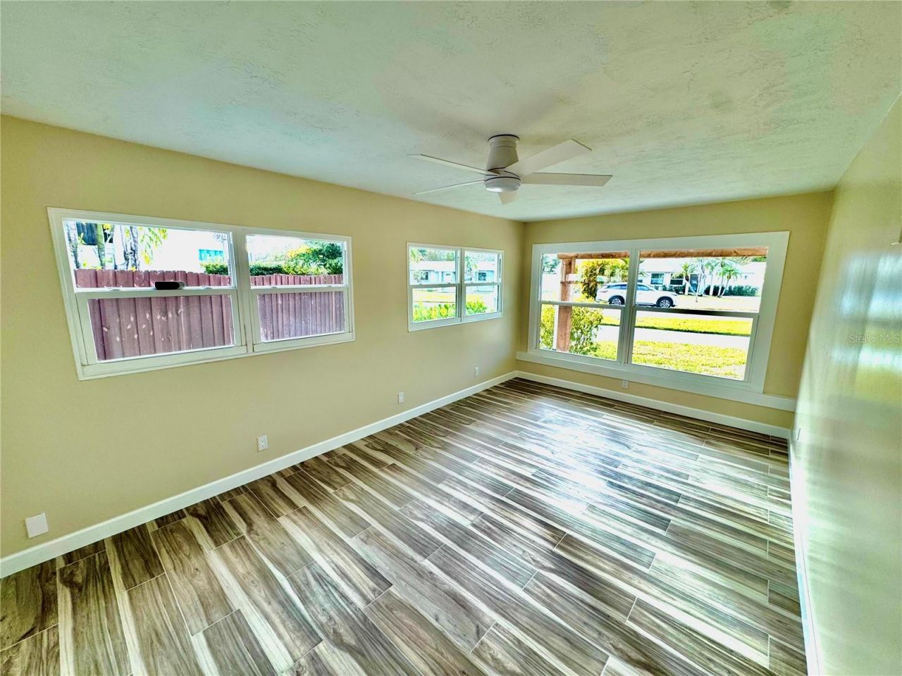 1500 Carson Circle Ne, Saint Petersburg, FL 33703 Photo