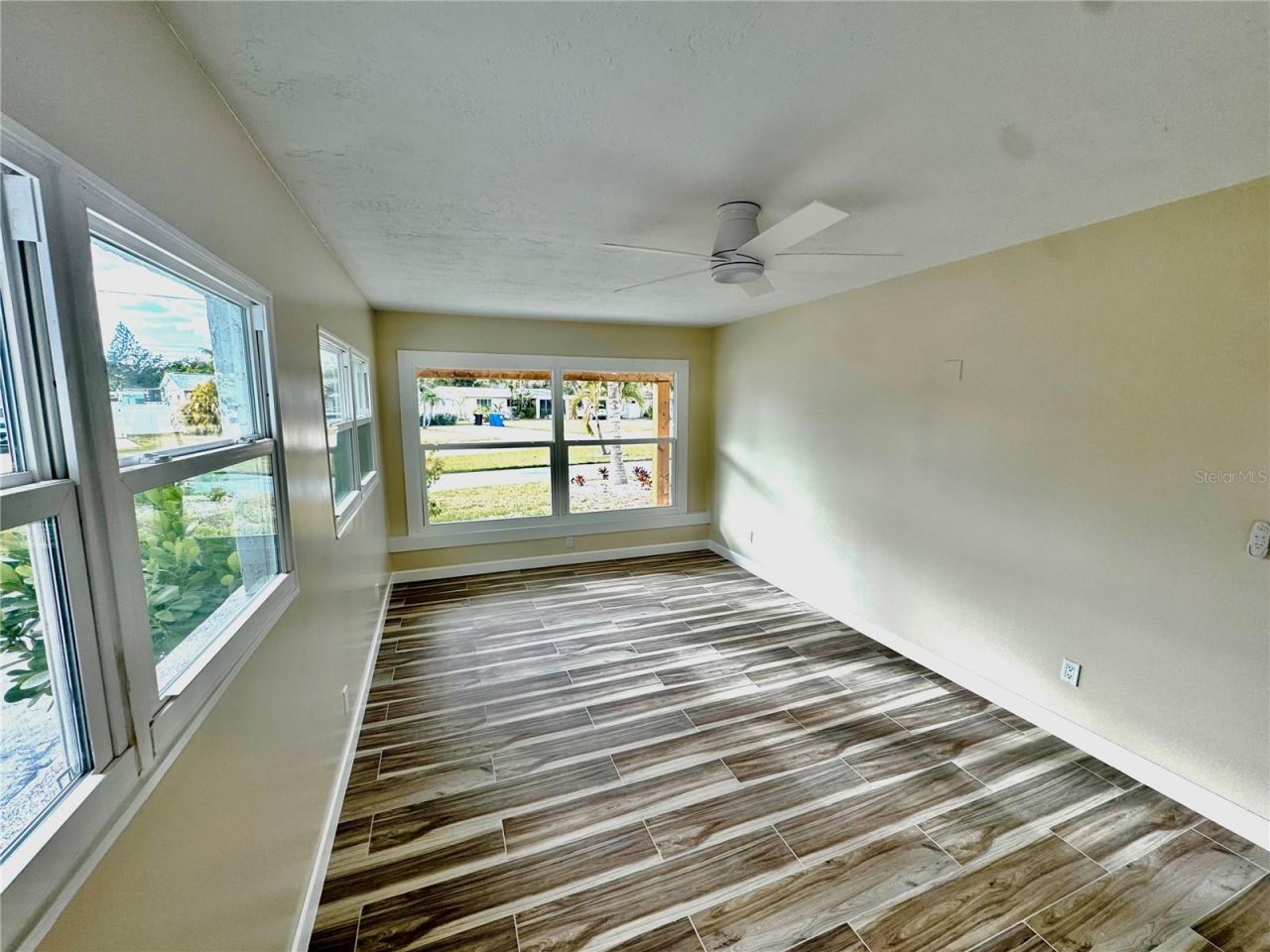 1500 Carson Circle Ne, Saint Petersburg, FL 33703 Photo