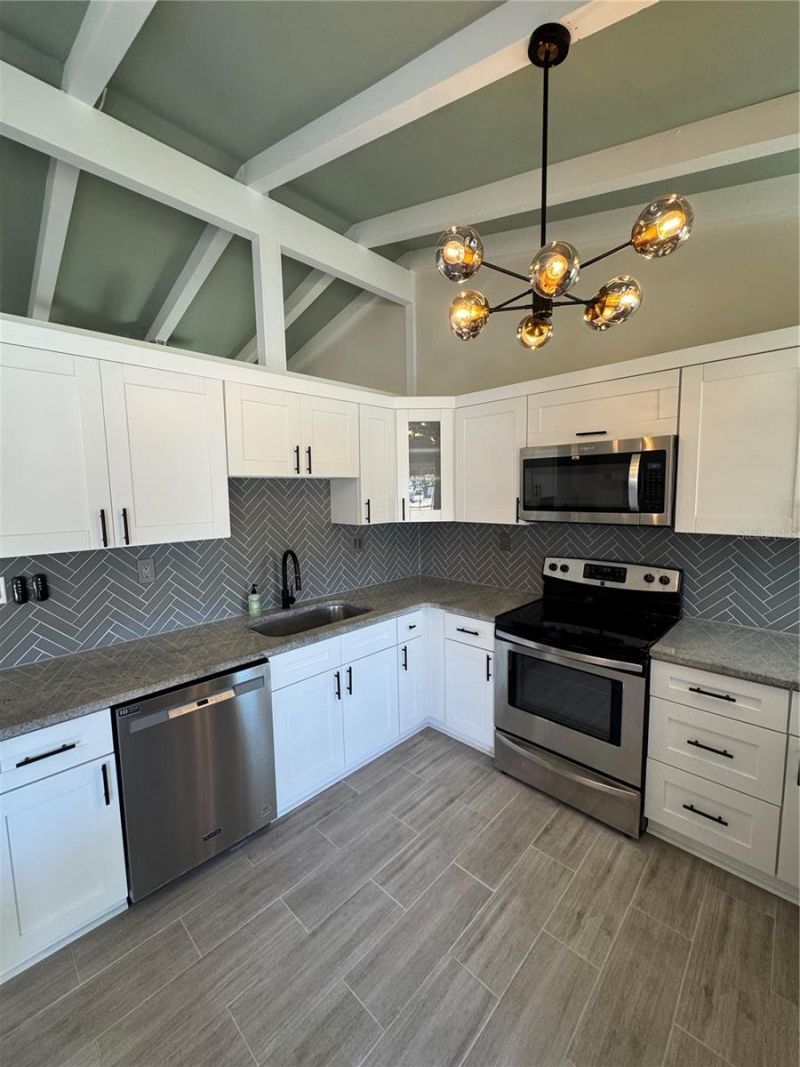 1500 Carson Circle Ne, Saint Petersburg, FL 33703 Photo