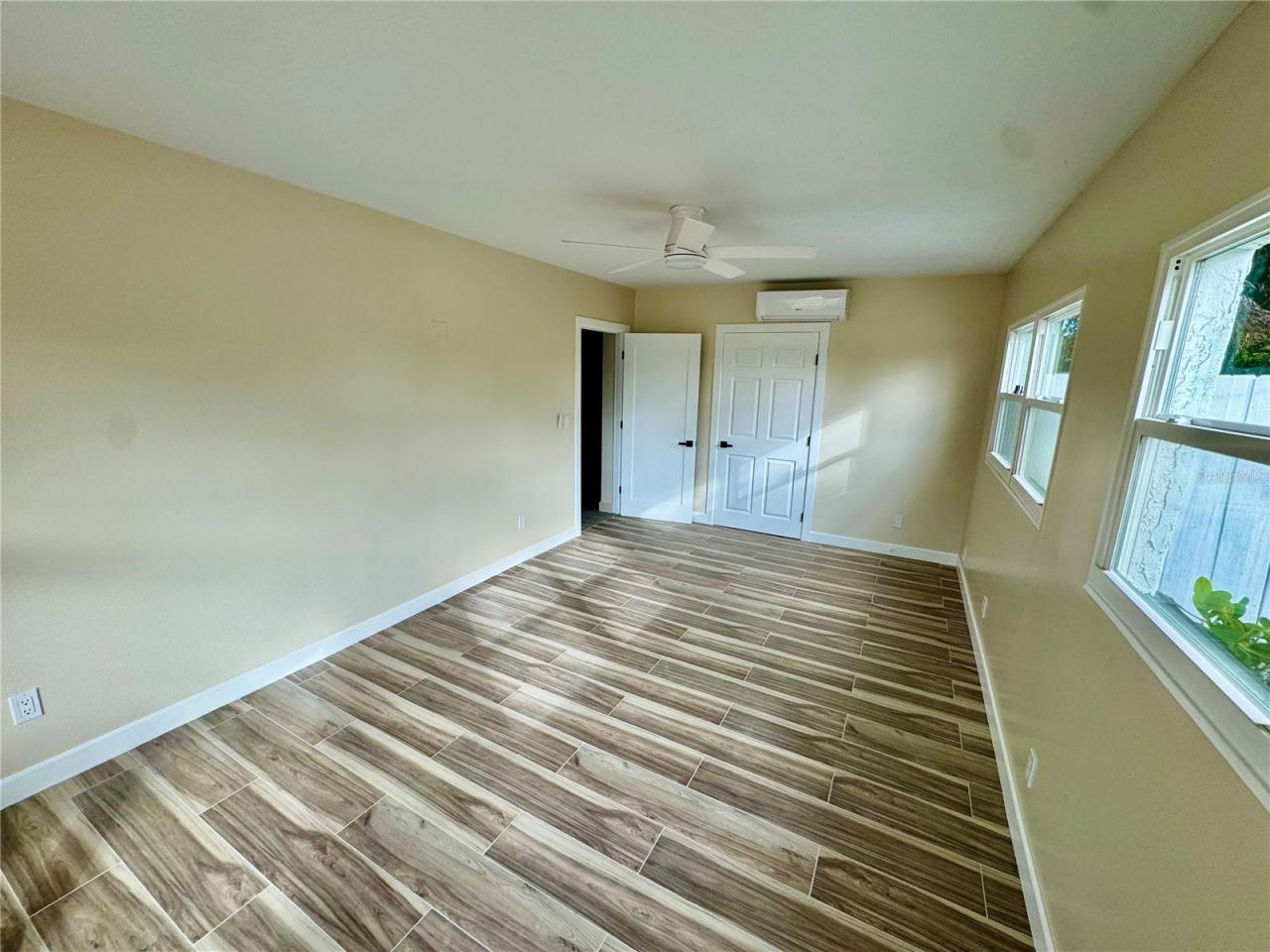 1500 Carson Circle Ne, Saint Petersburg, FL 33703 Photo