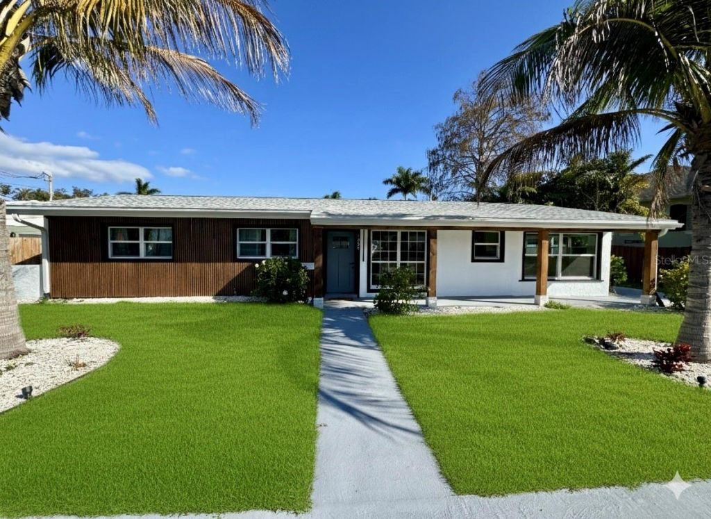 1500 Carson Circle Ne, Saint Petersburg, FL 33703 Photo