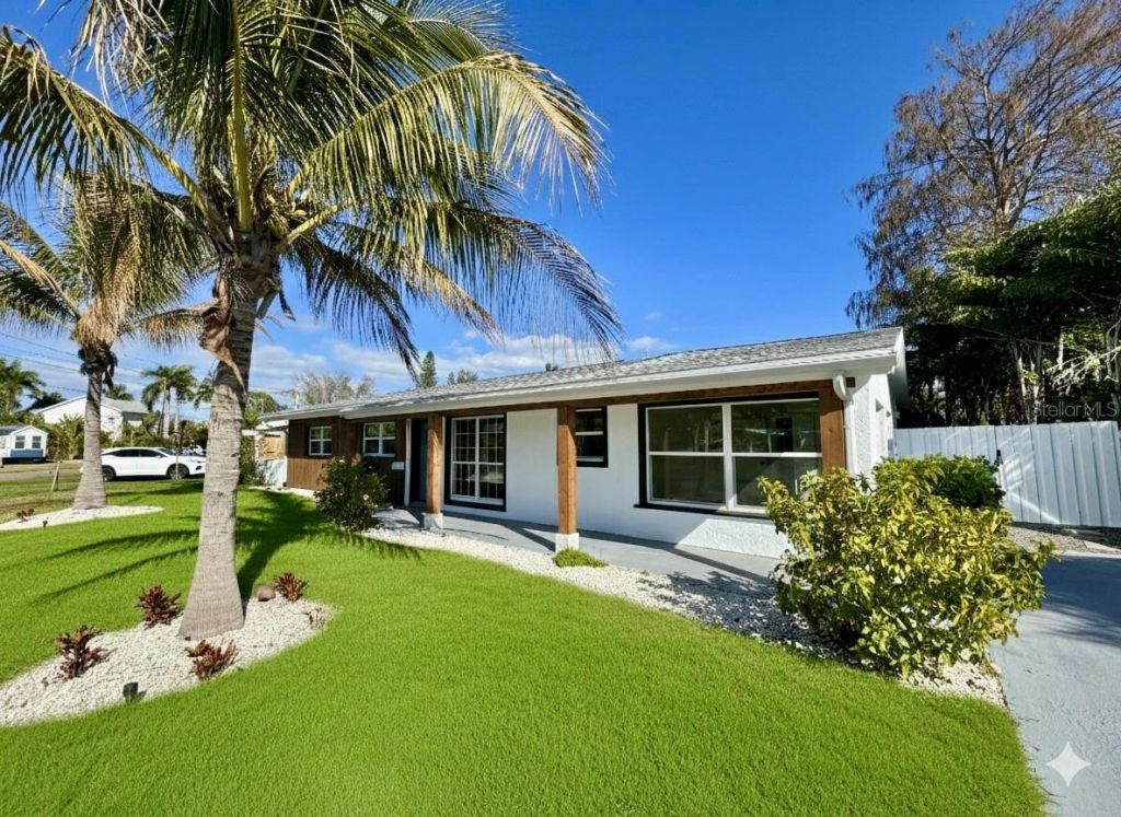 1500 Carson Circle Ne, Saint Petersburg, FL 33703 Photo