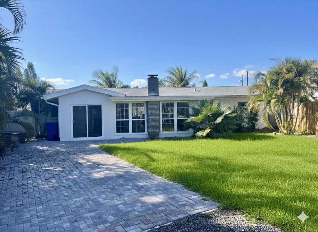 1500 Carson Circle Ne, Saint Petersburg, FL 33703 Photo