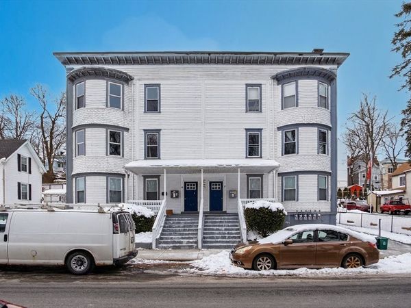 18 Crystal St, Worcester, MA 01603