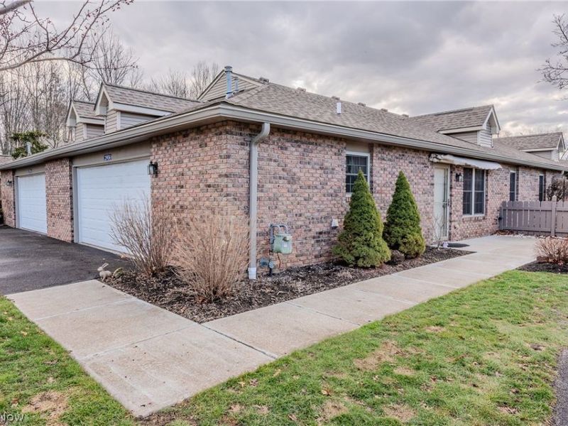 2904 Shakespeare Lane, Avon, OH 44011 Photo 3