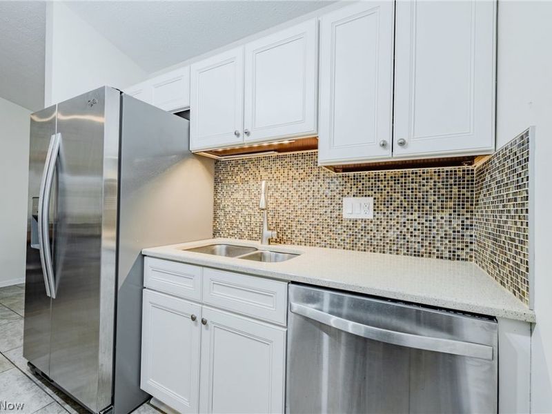 2904 Shakespeare Lane, Avon, OH 44011 Photo 9