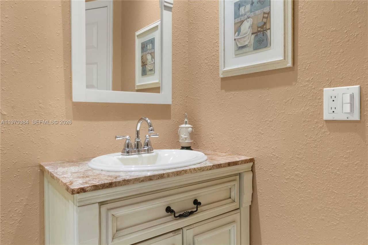 5121 W Oakland Park Blvd, Unit 304, Lauderdale Lakes, FL 33313 Photo