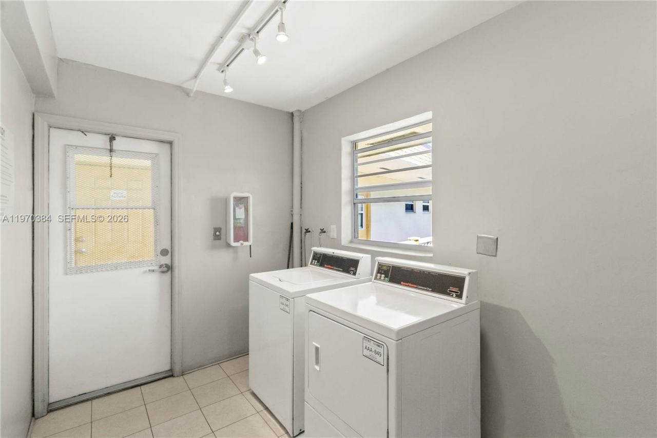 5121 W Oakland Park Blvd, Unit 304, Lauderdale Lakes, FL 33313 Photo