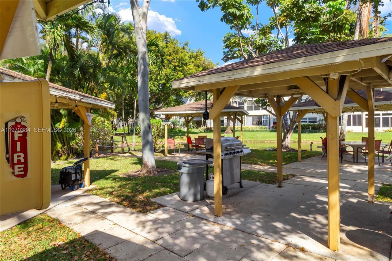 5121 W Oakland Park Blvd, Unit 304, Lauderdale Lakes, FL 33313 Photo