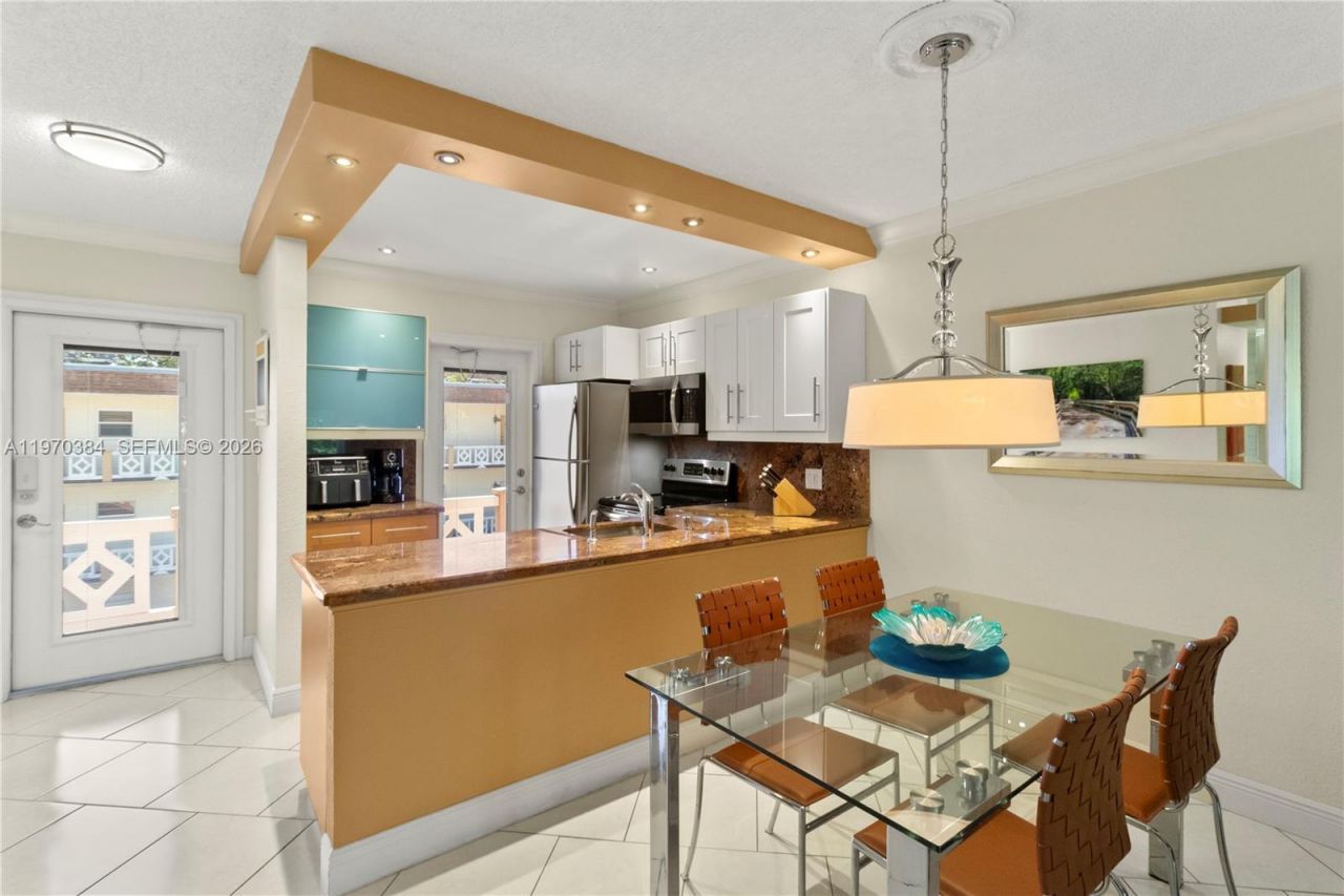 5121 W Oakland Park Blvd, Unit 304, Lauderdale Lakes, FL 33313 Photo