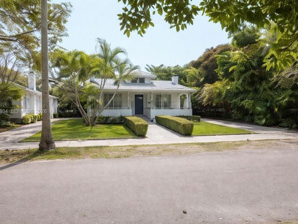 640 NE 71st St, Miami, FL 33138